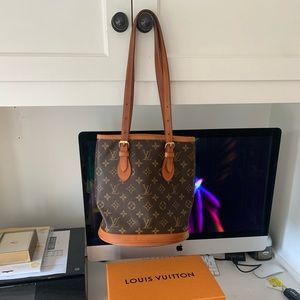 ❌SOLD❌ Refurbished Louis Vuitton Petite Bucket Bag